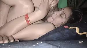 Village lady sucks Indian BBC in telugu sex video