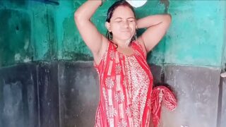 Hot desi village aunty bathroom sex